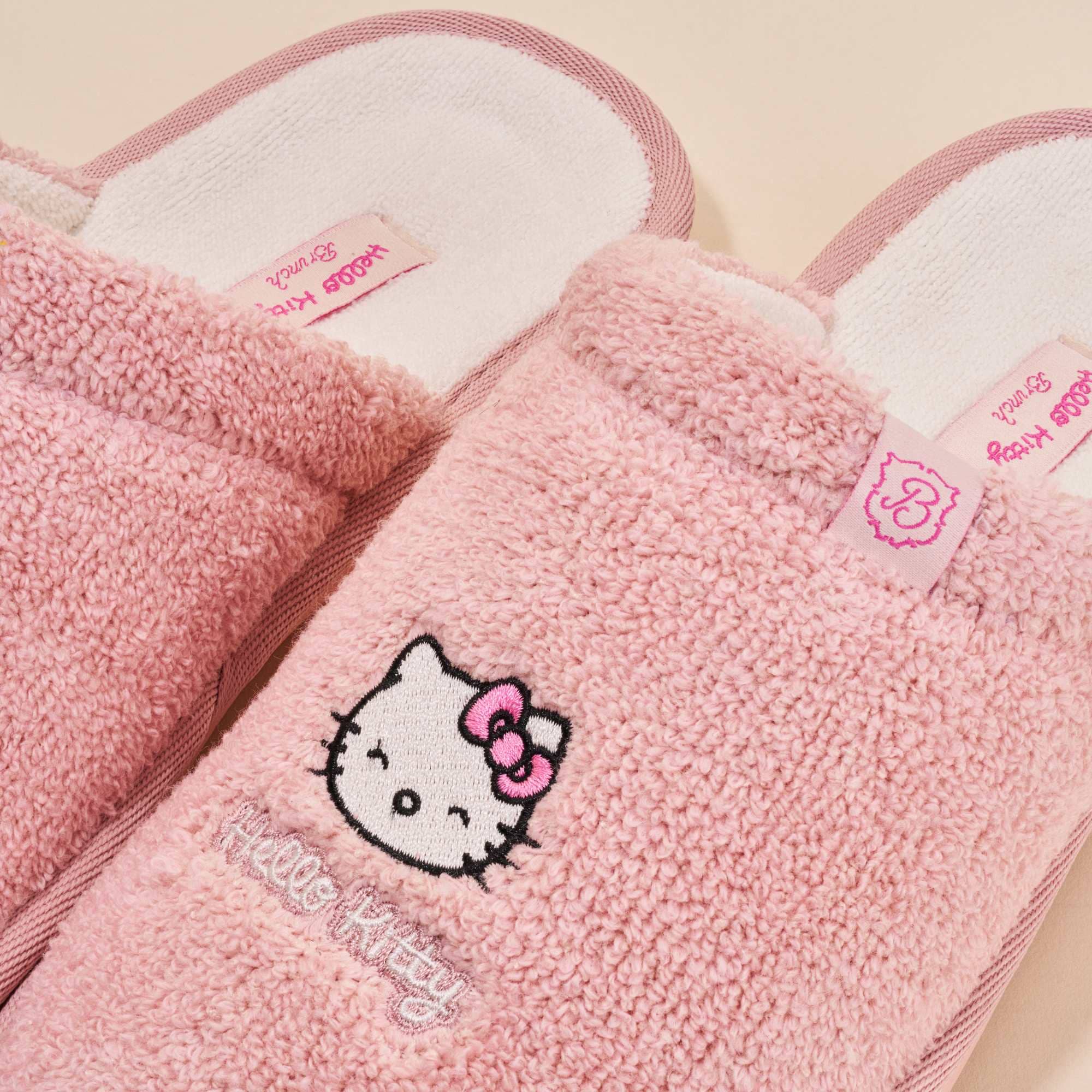 Hello Kitty by Brunch Slippers | Essential Brunch Pink | Hotel